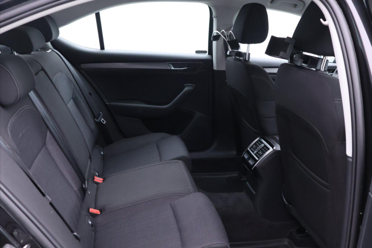 Škoda Superb 2,0 TSI 140kW DSG CZ Style DPH