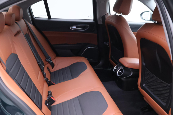 Alfa Romeo Giulia 2,0 T 148kW Aut. CZ Super DPH