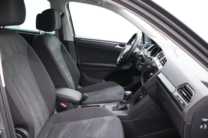 Volkswagen Tiguan 2,0 TDI 110kW DSG R-line DPH