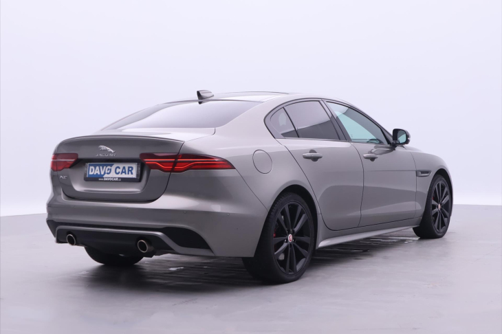 Jaguar XE 2,0 P300 221kW R-Dynamic DPH