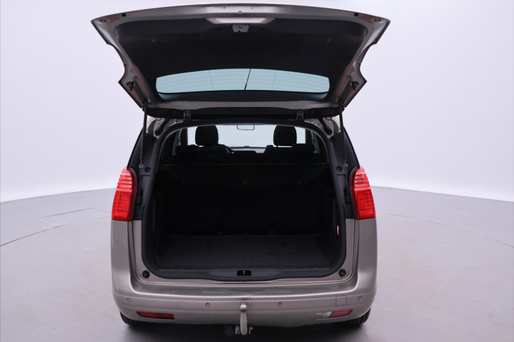 Peugeot 5008 1,6 HDI 82kW Family CZ