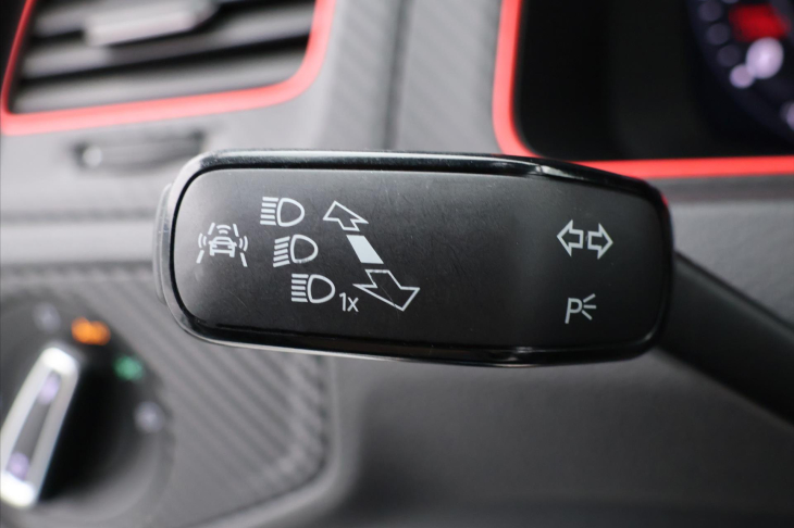 Volkswagen Golf 2,0 TSI GTI 180kW Performance