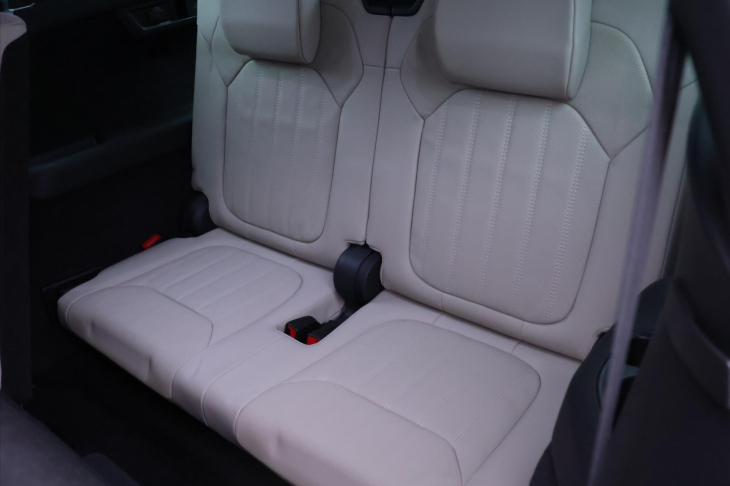 Škoda Kodiaq 2,0 TDI DSG 4x4 L&K 7-Míst DPH