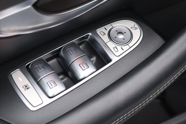 Mercedes-Benz Třídy E 3,0 53 320kW AMG 4Matic+ DPH