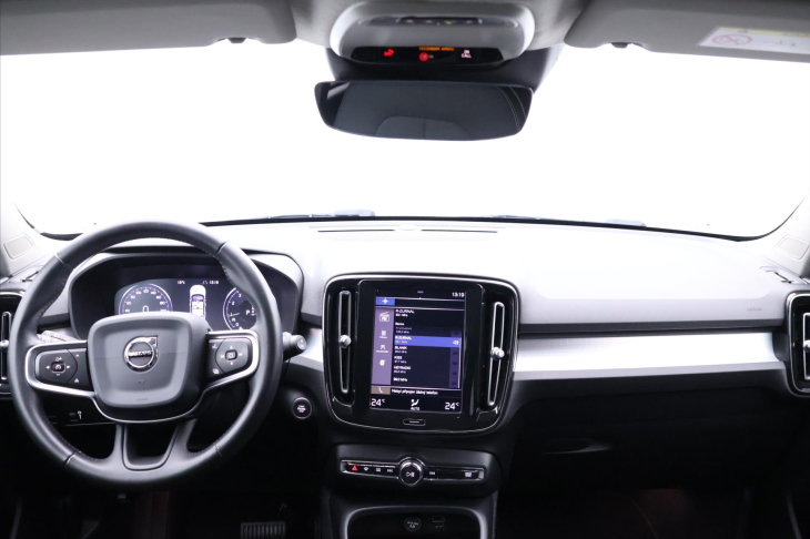 Volvo XC40 2,0 T4 Drive-E Momentum AWD CZ