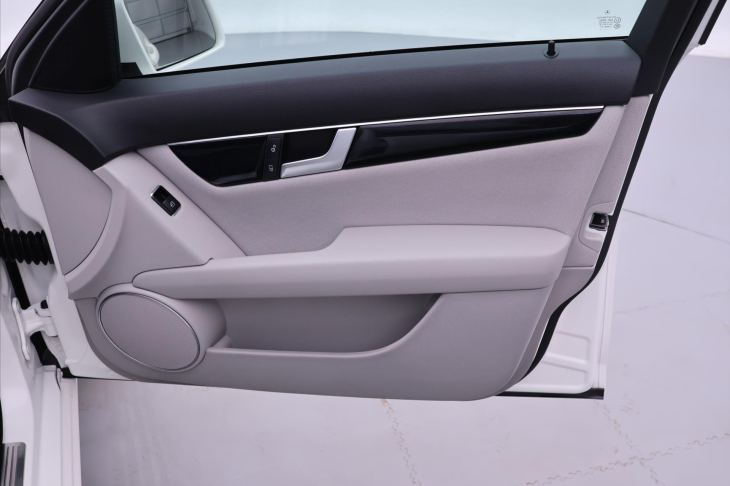 Mercedes-Benz Třídy C 2,1 180CDI Avantgarde Navi