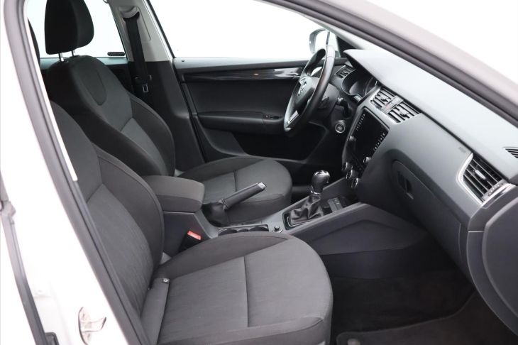 Škoda Octavia 1,6 TDI 85kW DSG Style LED CZ