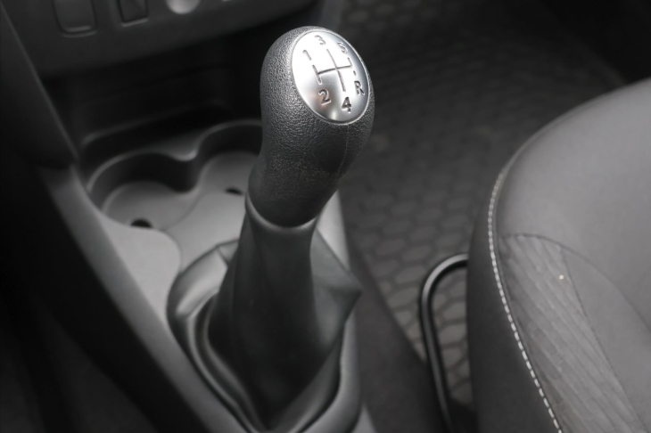 Dacia Logan 1,0 SCe Klimatizace CZ