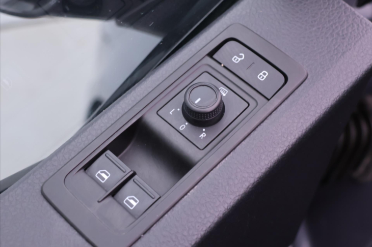 Volkswagen Transporter 2,0 TDI 110kW DSG 8-Míst Long