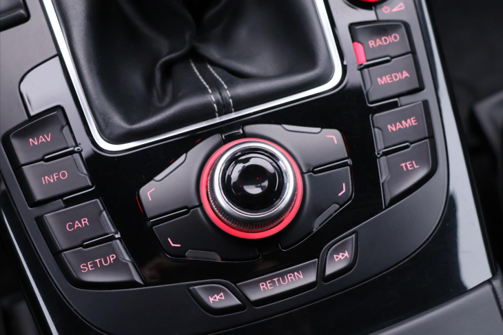 Audi A4 2,7 TDi 140kW Tempomat