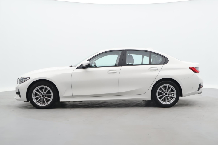 BMW Řada 3 2,0 320d 140 kW xDrive ADVANTAGE