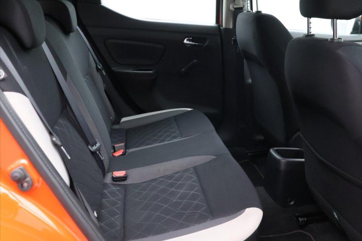 Nissan Micra 1.0 i 52kW CZ Acenta