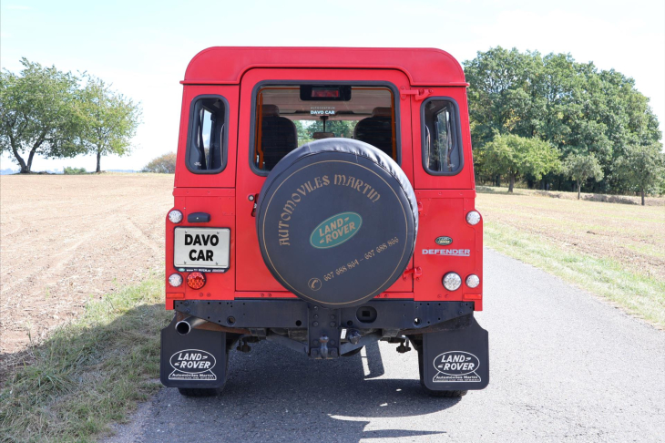 Land Rover Defender 2,4 TD4 7-Míst Kůže A/C 4x4