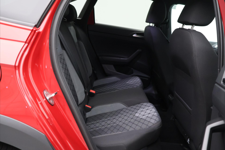 Volkswagen Taigo 1,0 TSI DSG R-Line Virtual DPH