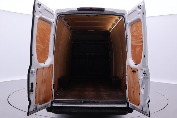 Iveco Daily 3,0 35S18 132kW L4H2 DPH