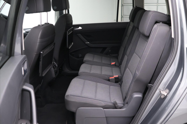 Volkswagen Touran 1,6 TDI DSG Panorama LED 1.Maj