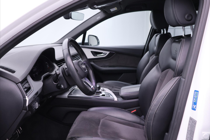 Audi Q7 3,0 50TDI 210kW S-Line CZ DPH