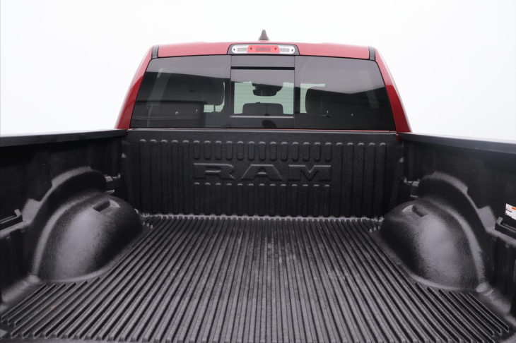 Dodge RAM 5,7 1500 295kW Laramie 4x4