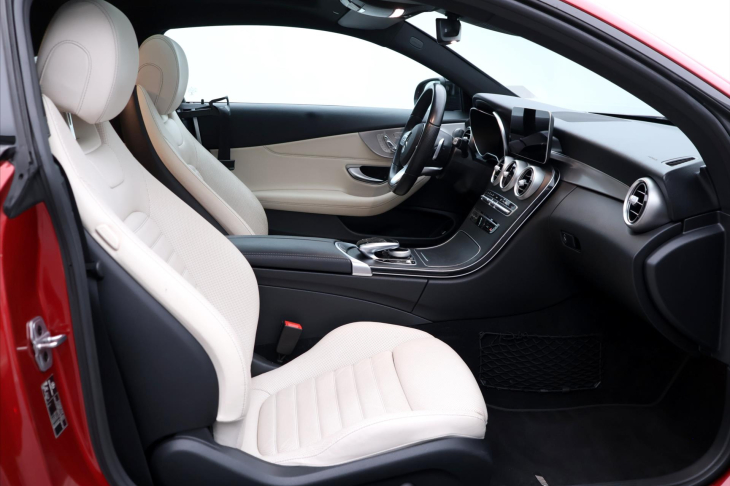 Mercedes-Benz Třídy C 2,0 300 190kW 4MATIC CZ DPH