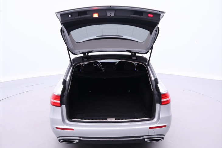 Mercedes-Benz Třídy E 2,0 220d 143kW 4Matic Aut. LED