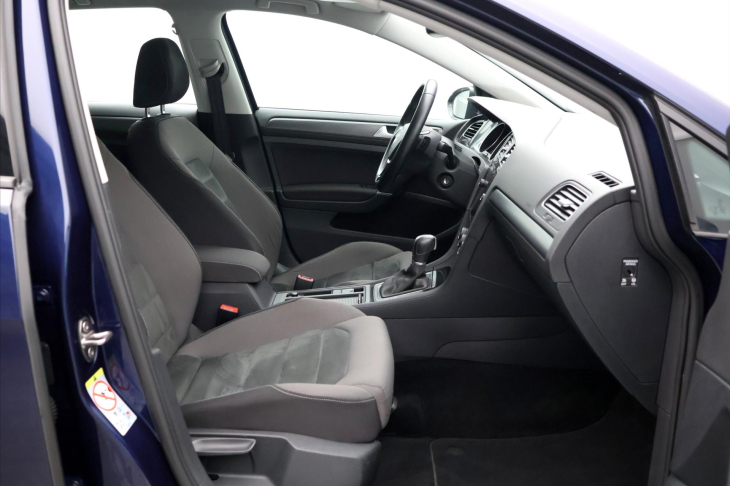 Volkswagen Golf 1,0 TSI 81kW DSG Navi 1.Maj