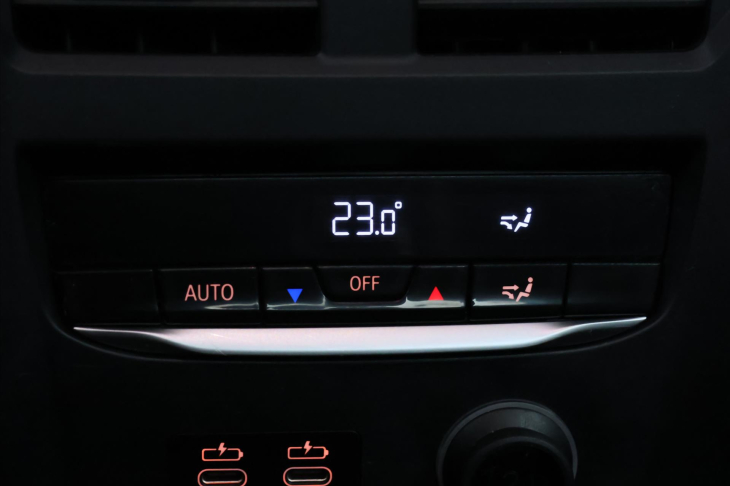 BMW Řada 3 2,0 320d 140kW xDrive CZ
