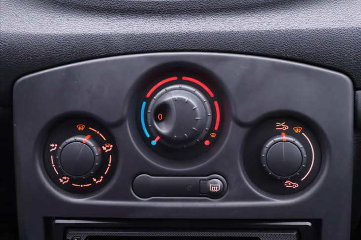 Renault Clio 1,2 i CZ 1.Majitel 9'250km