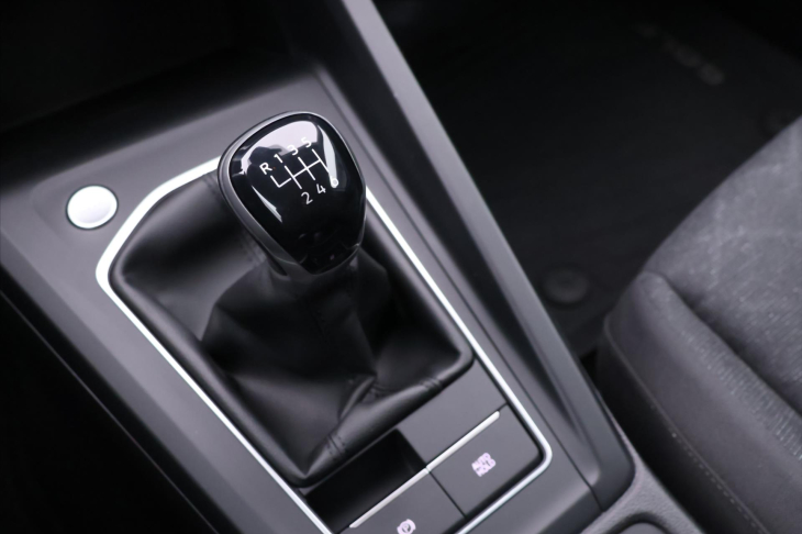 Volkswagen Golf 1,5 TSI 96kW Vrtual CZ LED