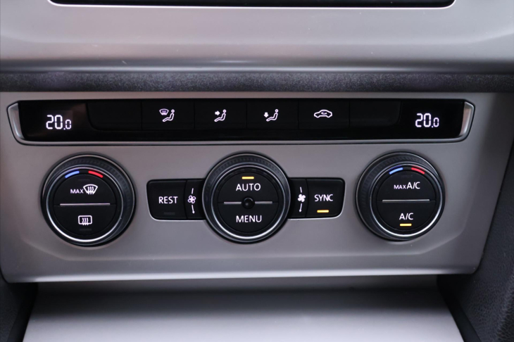 Volkswagen Passat 1,4 TSI 110kW DSG Comfort LED