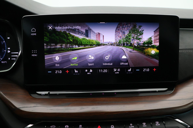 Škoda Octavia 2,0 TDI 147kW Scout HUD Matrix