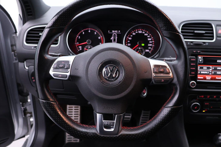 Volkswagen Golf 2.0 GTI 155kW DSG Xenon CZ