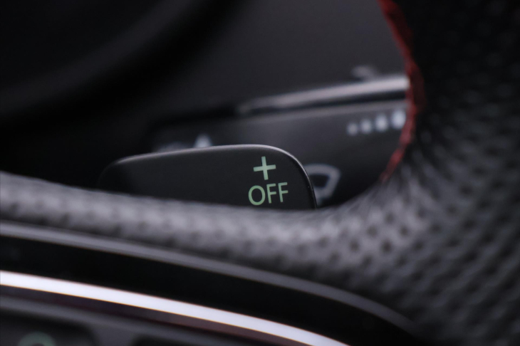 Škoda Octavia 2,0 TDI 135kW DSG Navigace RS