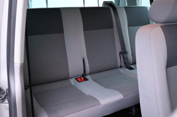 Volkswagen Caravelle 2,0 TDI 103kW DSG 8-Míst Tažné