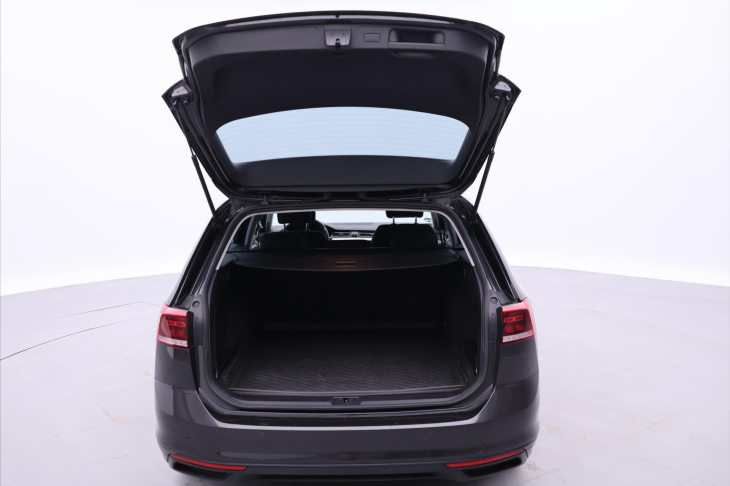 Volkswagen Passat 2,0 TDI DSG Virtual Business