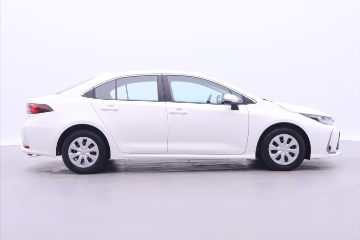 Toyota Corolla 1,8 HB Active Aut. DPH CZ 1.Maj.