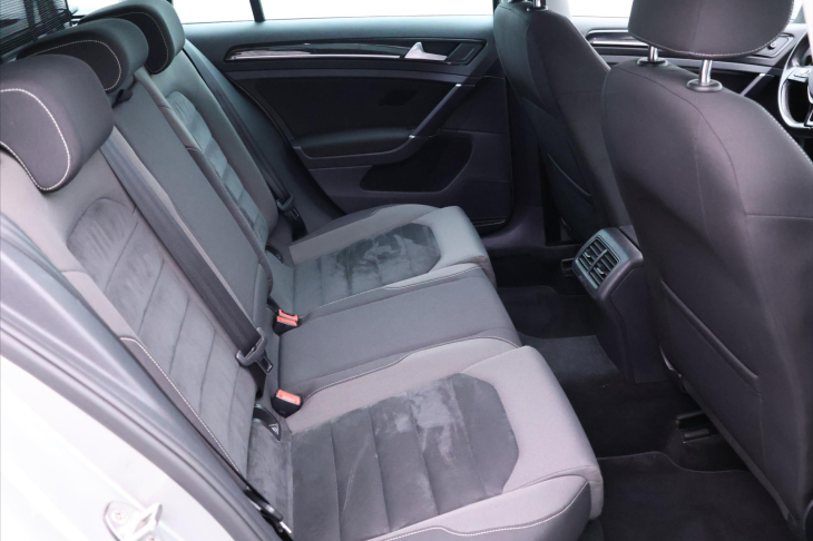 Volkswagen Golf 1,4 TSI 92kW Highline LED 1.Maj