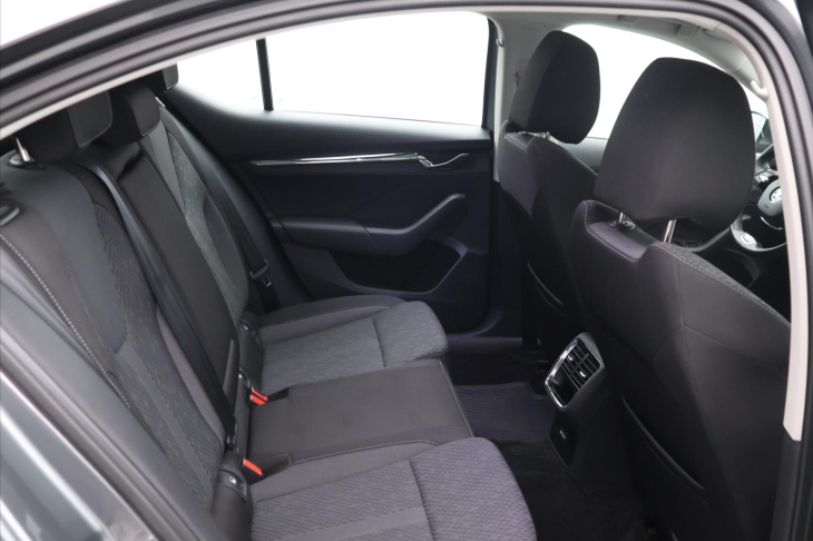 Škoda Octavia 1,5 e-TEC 110 kW Style DSG Matrix