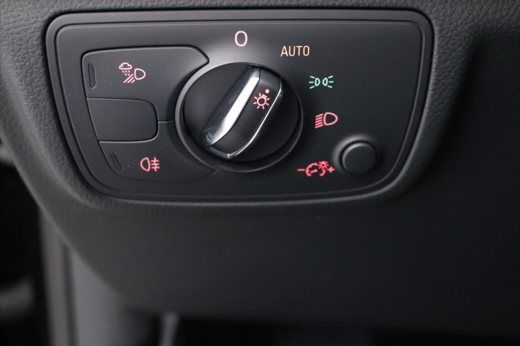 Audi A6 2,0 TDi 140kW Aut. S-line