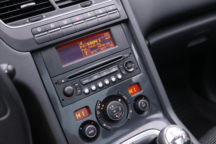 Peugeot 5008 2,0 HDI 110kW CZ Panorama