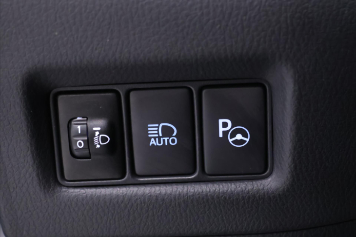 Toyota C-HR 2,0 E-CVT 112kW Executive