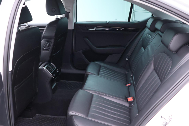 Škoda Superb 2,0 TSI 242kW DSG 4x4 L&K CZ