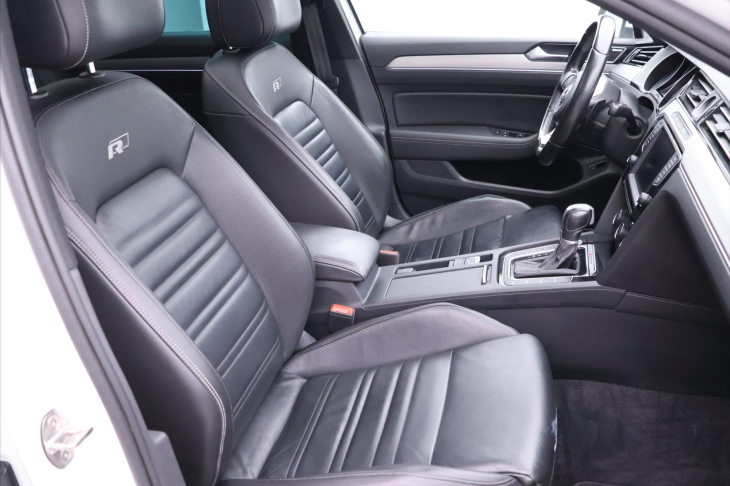 Volkswagen Passat 2,0 TSI 206kW R-line Highline