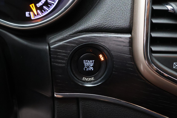 Jeep Grand Cherokee 3,0 CRDI 184kW 4x4 Summit