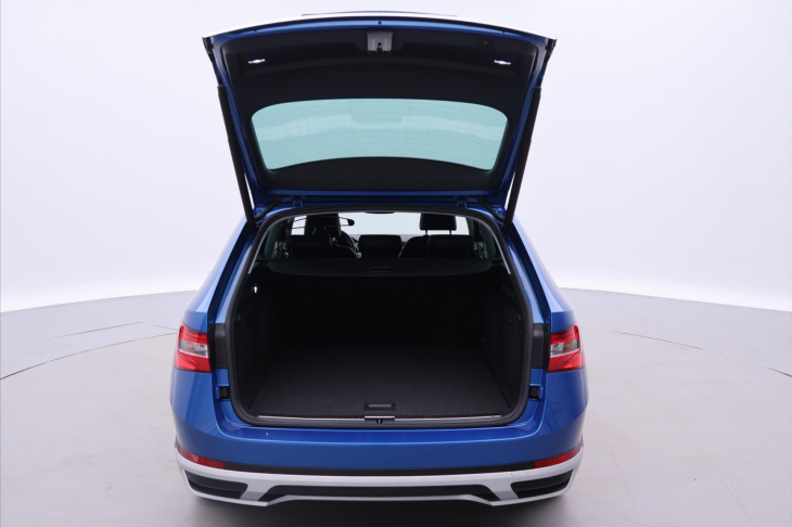 Škoda Superb 2,0 TDI DSG 4x4 CZ Scout DPH