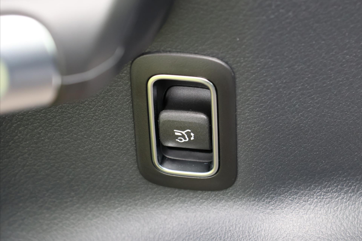 Mercedes-Benz GLB 2,0 200d 4MATIC AMG Premium +