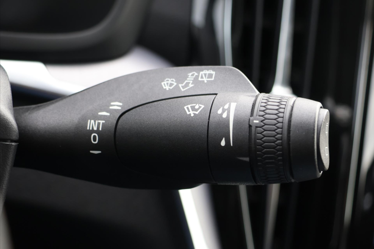 Volvo V60 2,0 D4 145kW Aut. LED Navi DPH