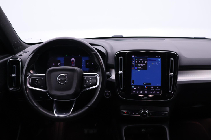 Volvo XC40 2,0 B3 120kW Core DCT CZ Záruka