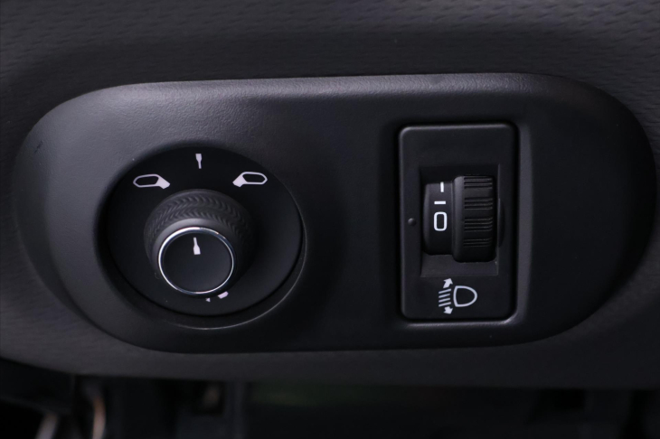 Citroën C4 Cactus 1,2 PT 81kW Aut. Shine Navi CZ