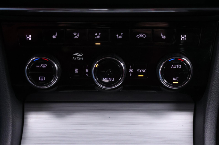 Škoda Superb 2,0 TDI 110kW DSG Navi DPH