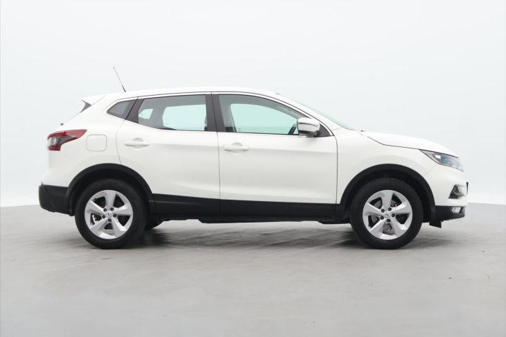 Nissan Qashqai 1,3 DiG-T Acenta CZ 1.Maj